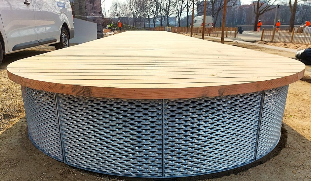 2 Bancs au Village des Athlète